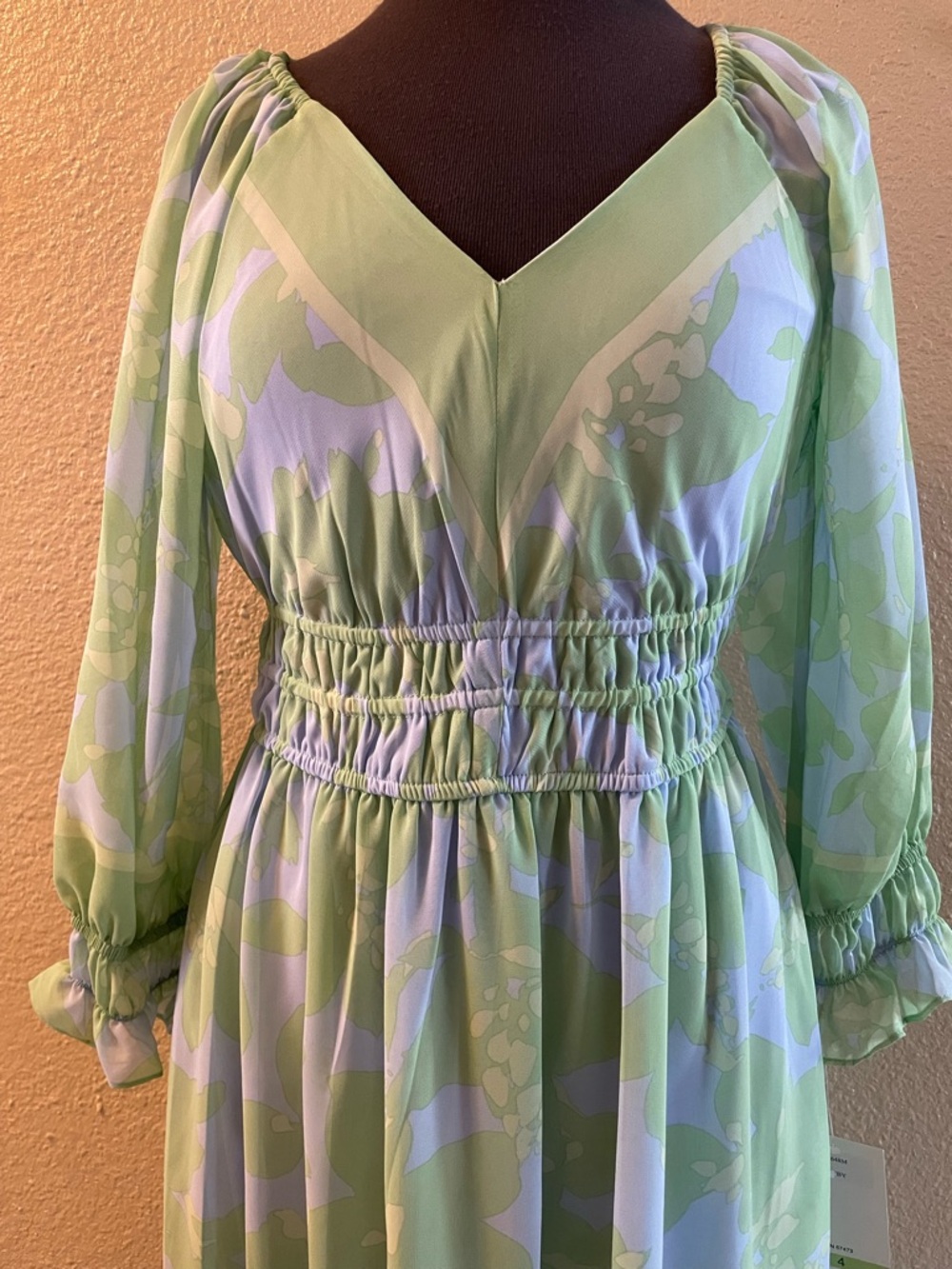 Taylor Chiffon Pastel Mint & Lilac Floral V-Neck Maxi Dress Long Sleeve Size 4 - Picture 4 of 14